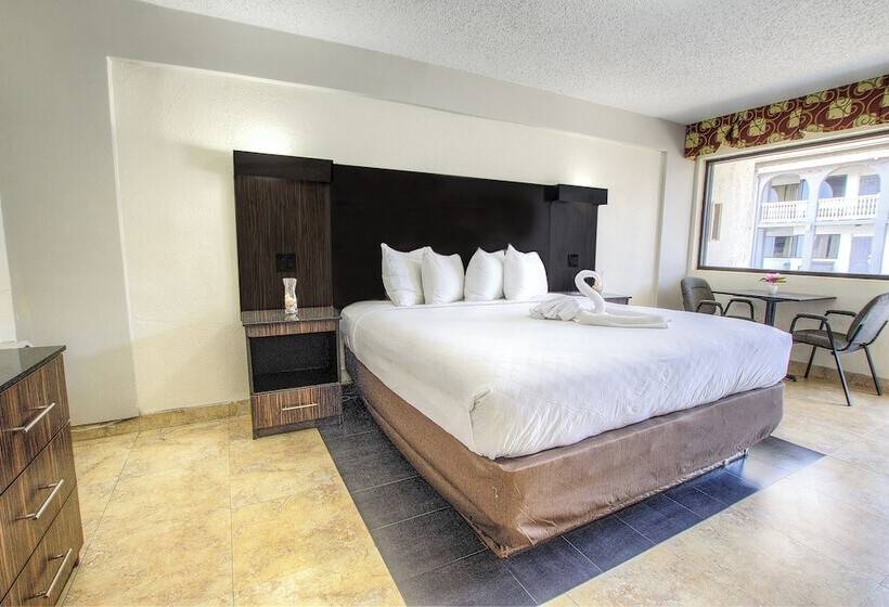 Otel La Bella Oceanfront Inn  Daytona