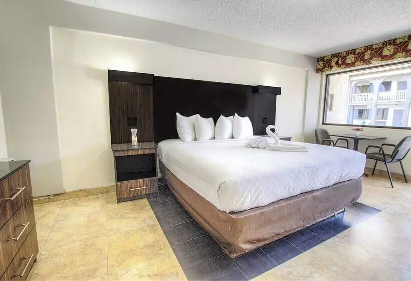 Hotelli La Bella Oceanfront Inn  Daytona