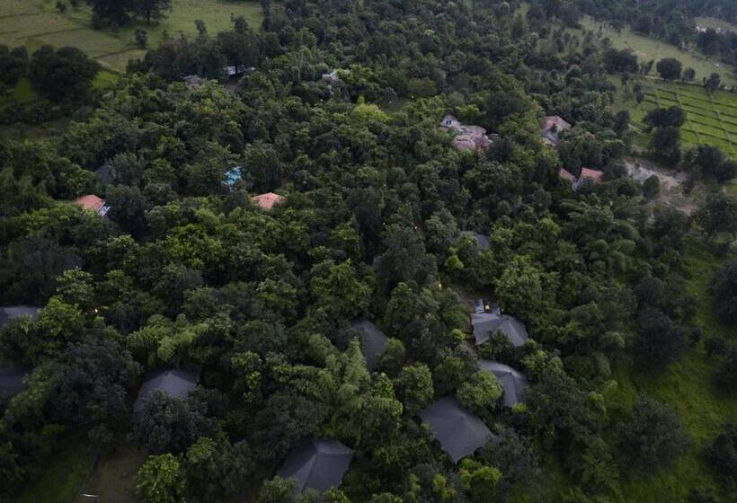 호텔 Pench Jungle Camp