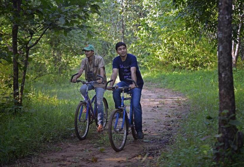 호텔 Pench Jungle Camp