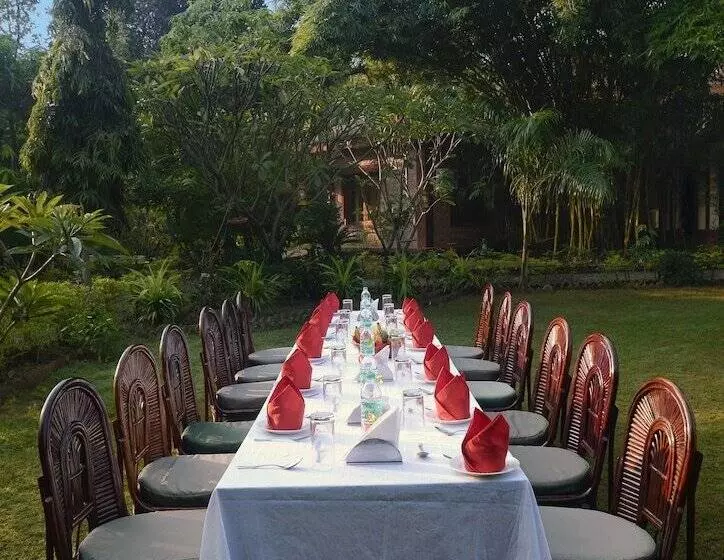 ホテル Pench Jungle Camp