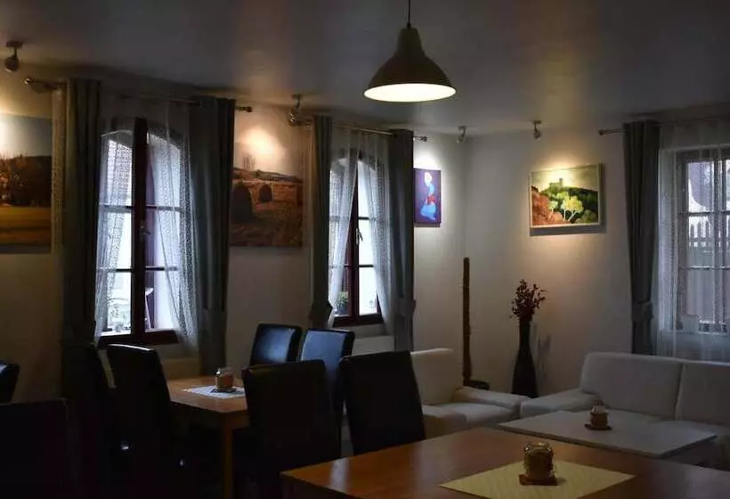 호텔 Penzion A Restaurace Na Jízdárně