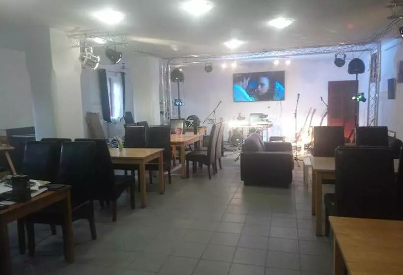 호텔 Penzion A Restaurace Na Jízdárně