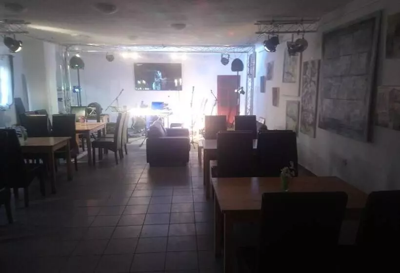 호텔 Penzion A Restaurace Na Jízdárně