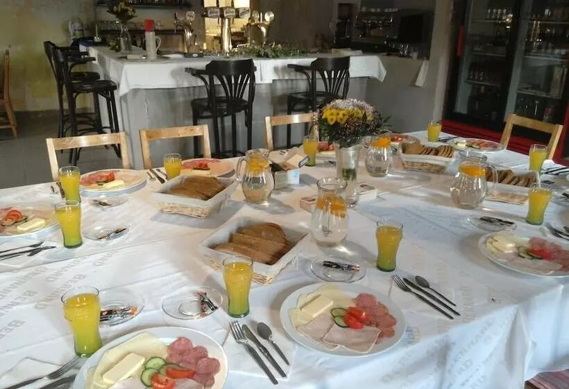 호텔 Penzion A Restaurace Na Jízdárně