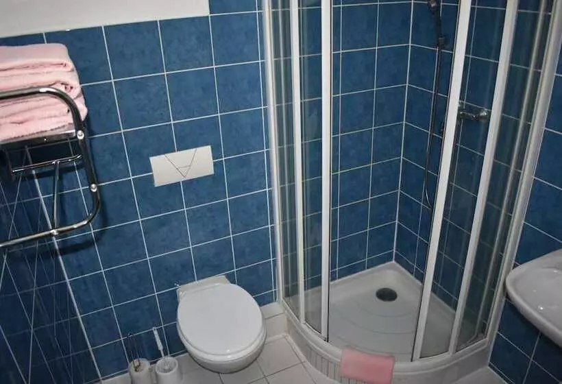 호텔 Penzion A Restaurace Na Jízdárně