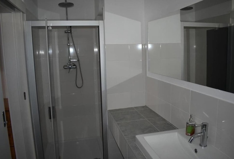 호텔 Penzion A Restaurace Na Jízdárně