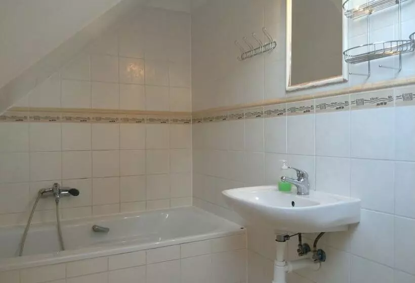 호텔 Penzion A Restaurace Na Jízdárně