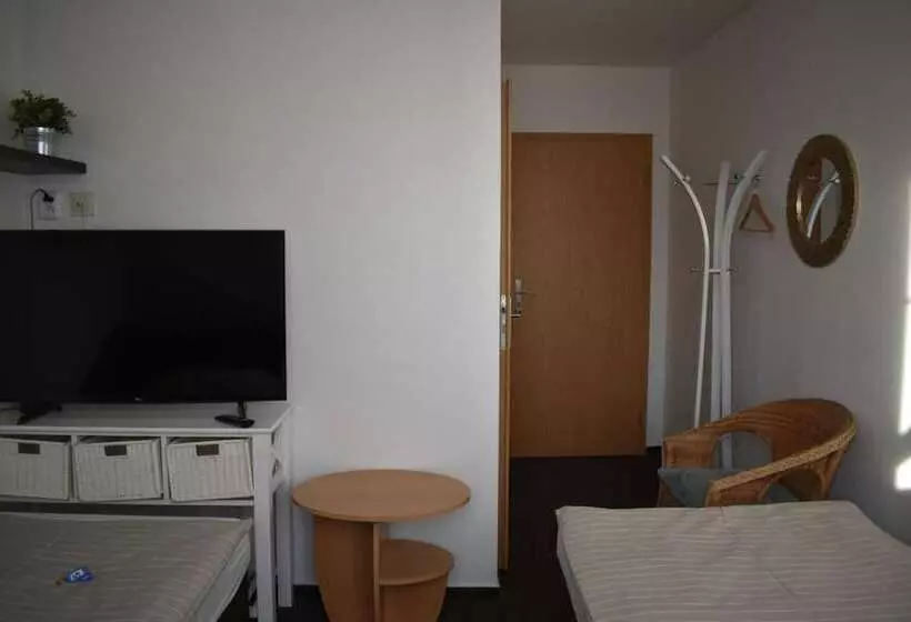 호텔 Penzion A Restaurace Na Jízdárně