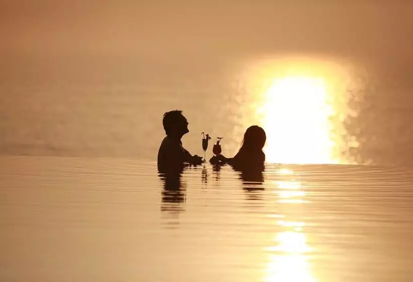 هتل Sayeman Beach Resort