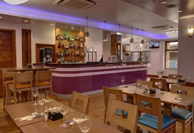 The Airlink Hotel London Heathrow