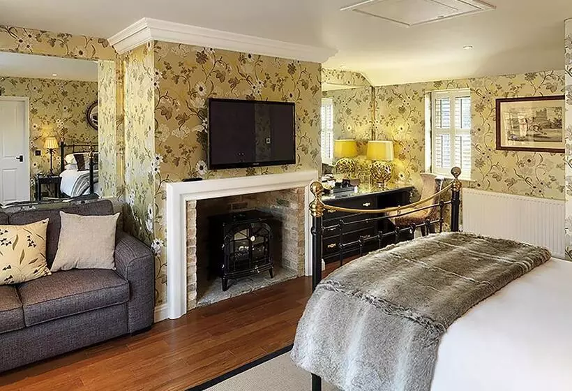 هتل The Crown Inn