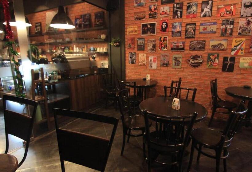 To Zleep Hotel Khaolak