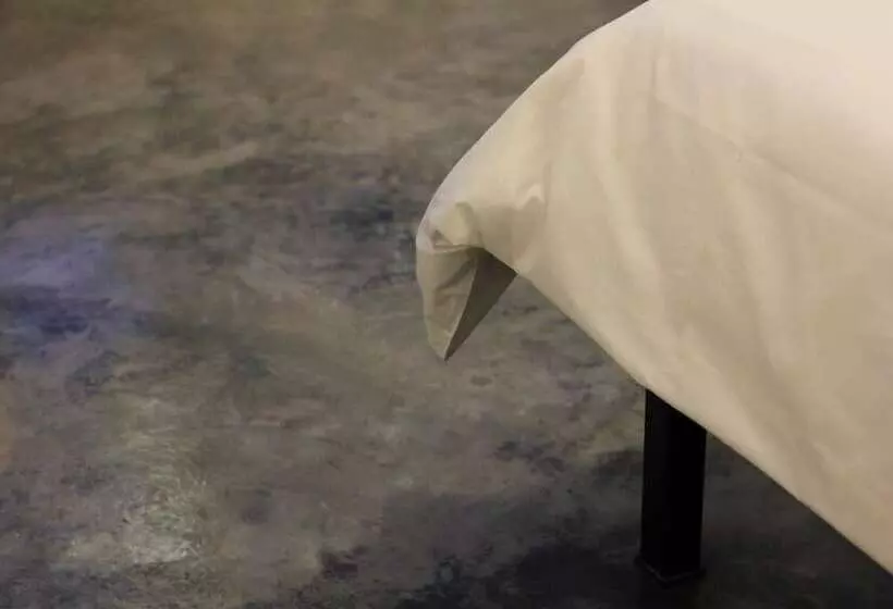 To Zleep Hotel Khaolak