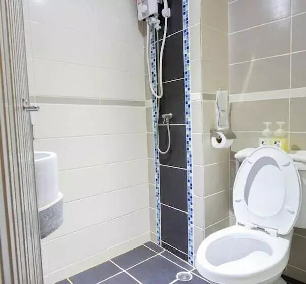 To Zleep Hotel Khaolak