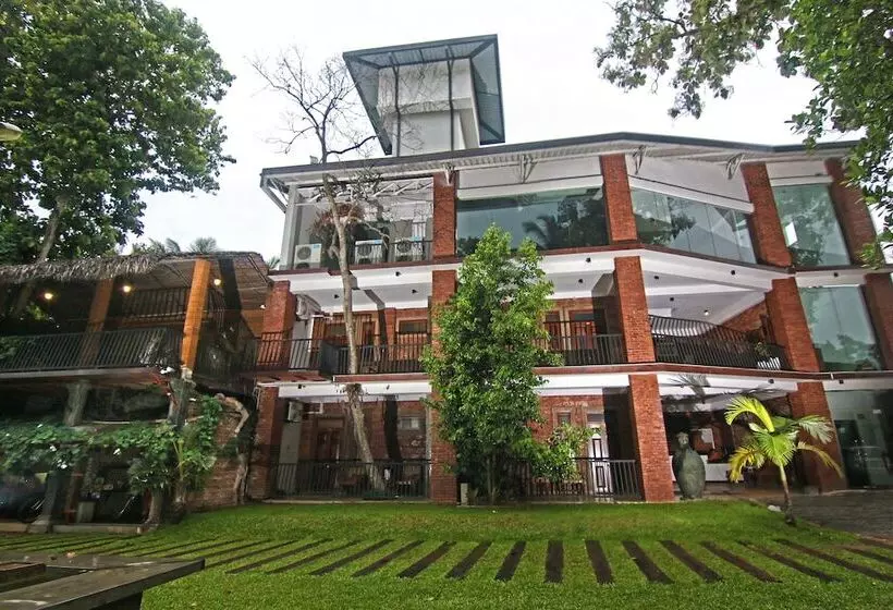 酒店 Travelers Lodge By City Hub