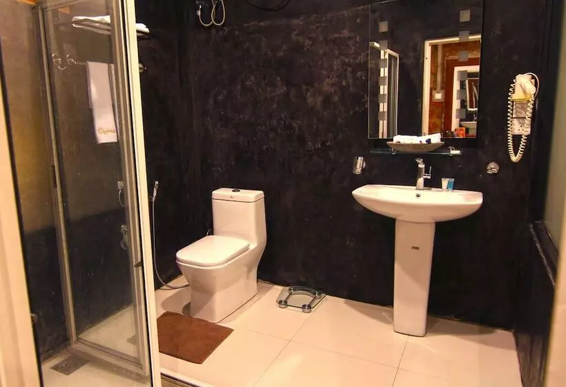 酒店 Travelers Lodge By City Hub