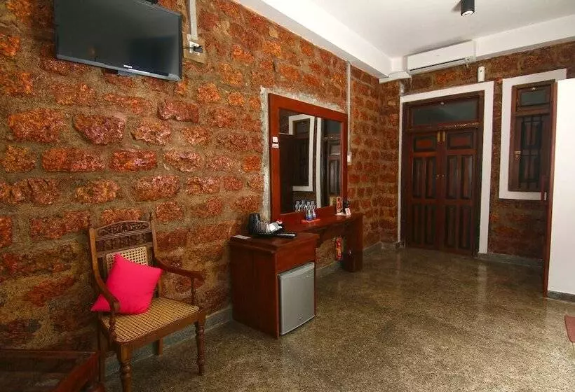 酒店 Travelers Lodge By City Hub