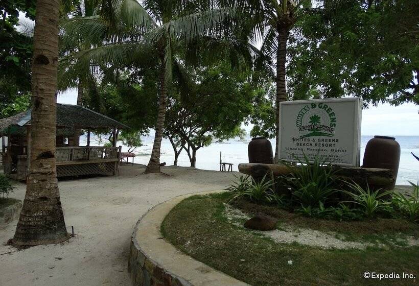 Отель Whites And Greens Beach Resort
