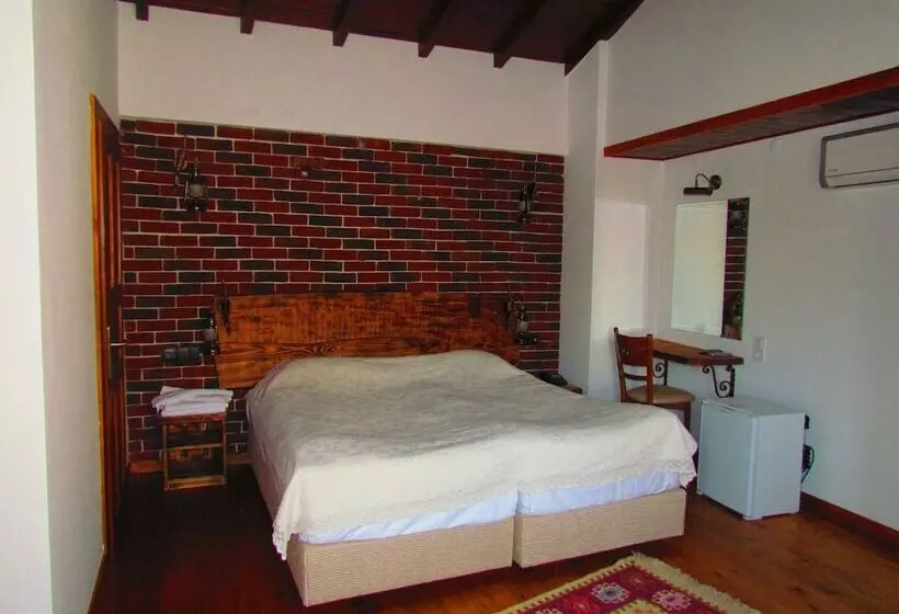 פנסיון Amazon Petite Palace