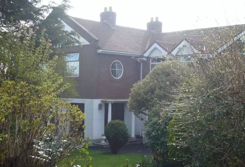 Pinetrees Bed & Breakfast