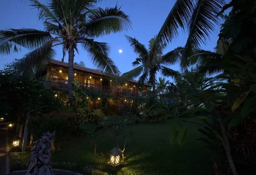 Pondok Pitaya Hotel, Surfing & Yoga