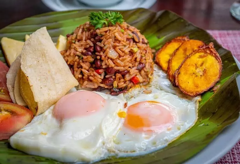 Chateau Arenal Hotel & Restaurante