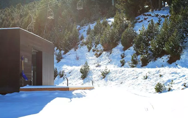Hotelli Ecolodge Puigmal 2900 Lodges In Move