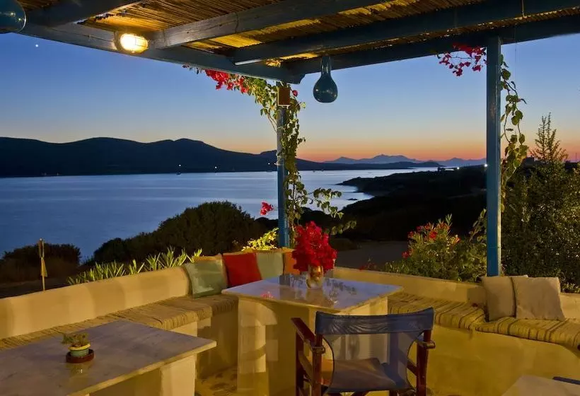 Blue Dolphin Antiparos Villas And Suites
