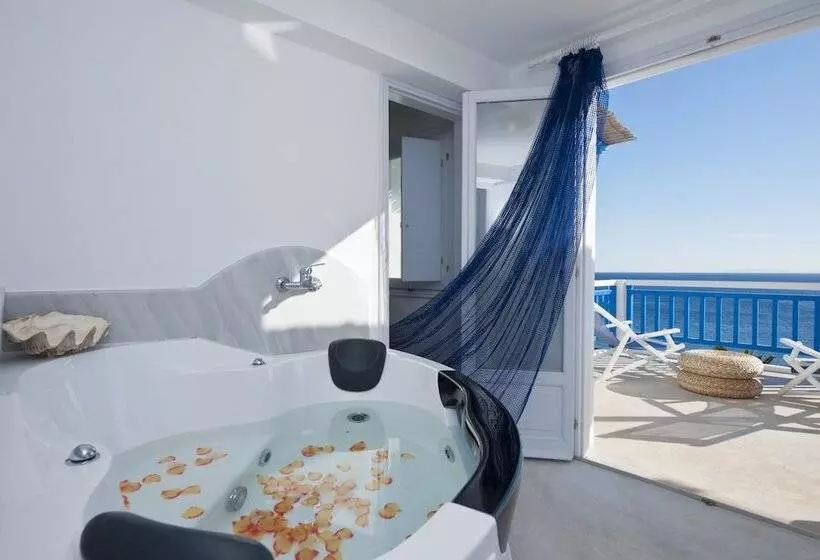 Blue Dolphin Antiparos Villas And Suites
