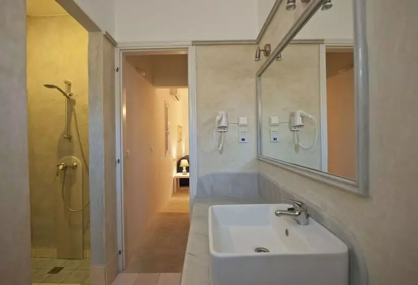 Blue Dolphin Antiparos Villas And Suites