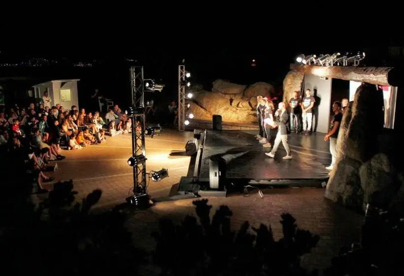 هتل Club Esse Posada