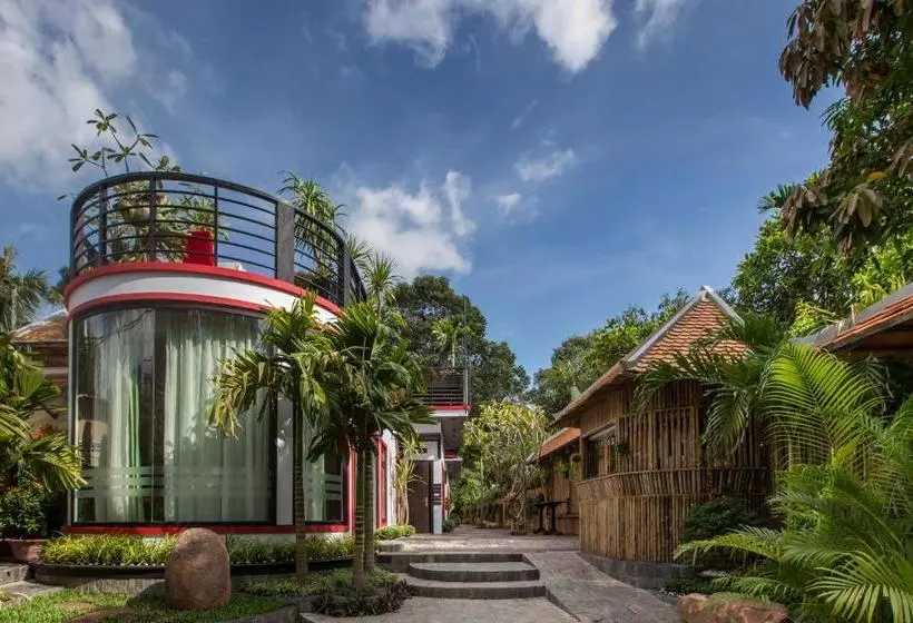 هتل De Sarann Villa