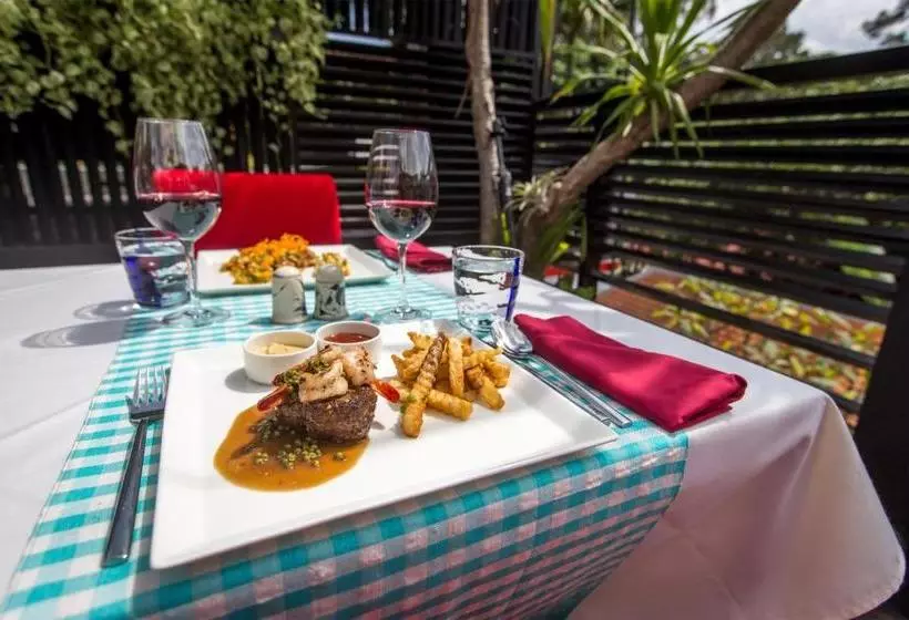 هتل De Sarann Villa