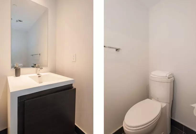 בית מלון כפרי Life Suites - King West Loft