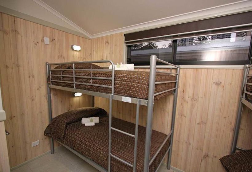 בית מלון כפרי Main Beach Tourist Park