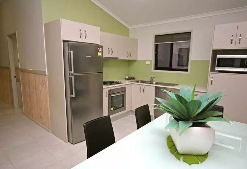 호텔 Main Beach Tourist Park