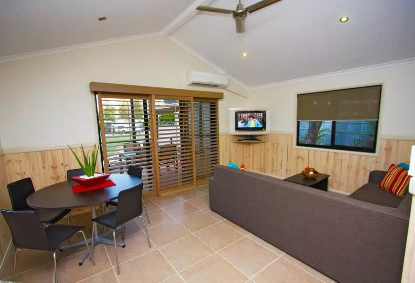 호텔 Main Beach Tourist Park