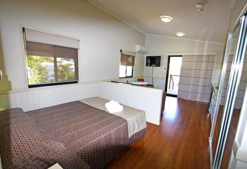 호텔 Main Beach Tourist Park