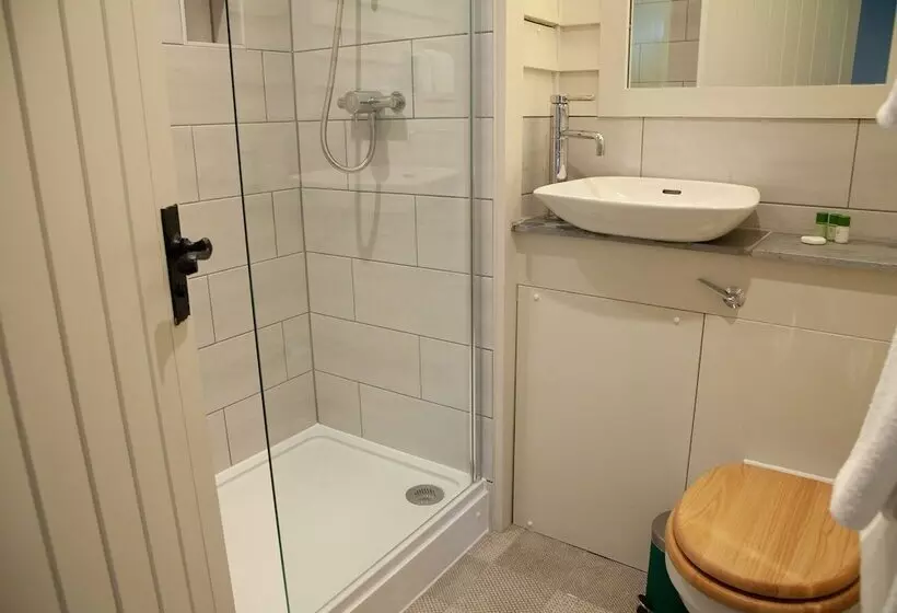 Отель The Kings Arms