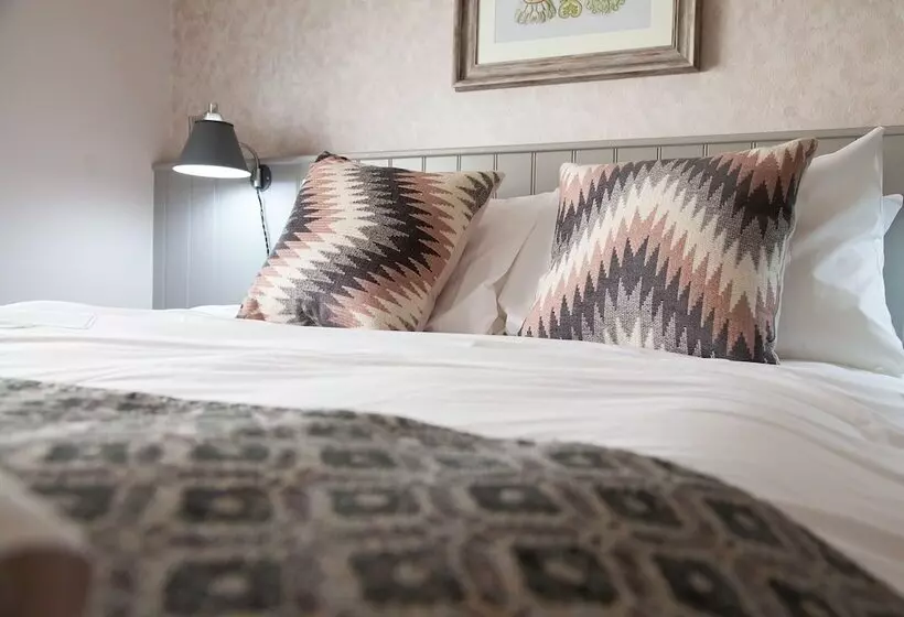 Отель The Kings Arms