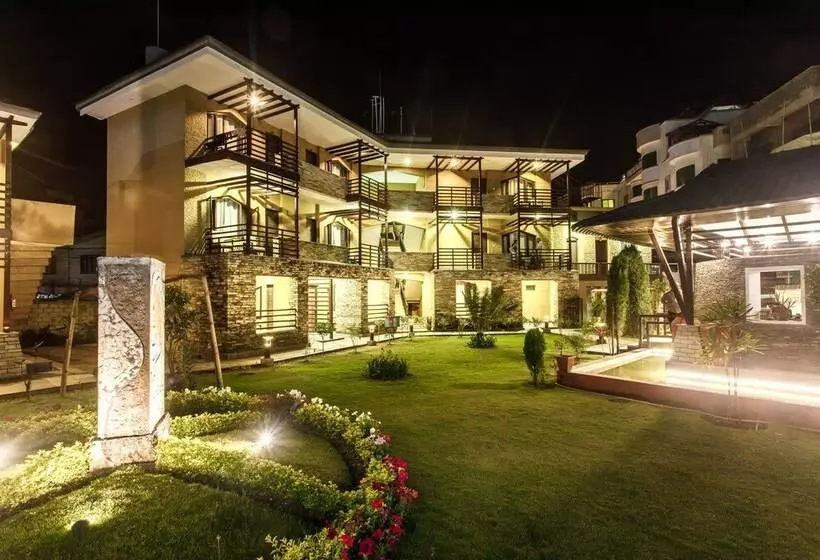 هتل The Lakeside Retreat By Ime Hospitality Pvt Ltd