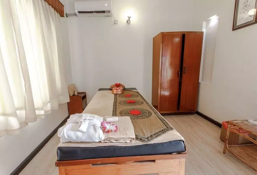 هتل The Lakeside Retreat By Ime Hospitality Pvt Ltd