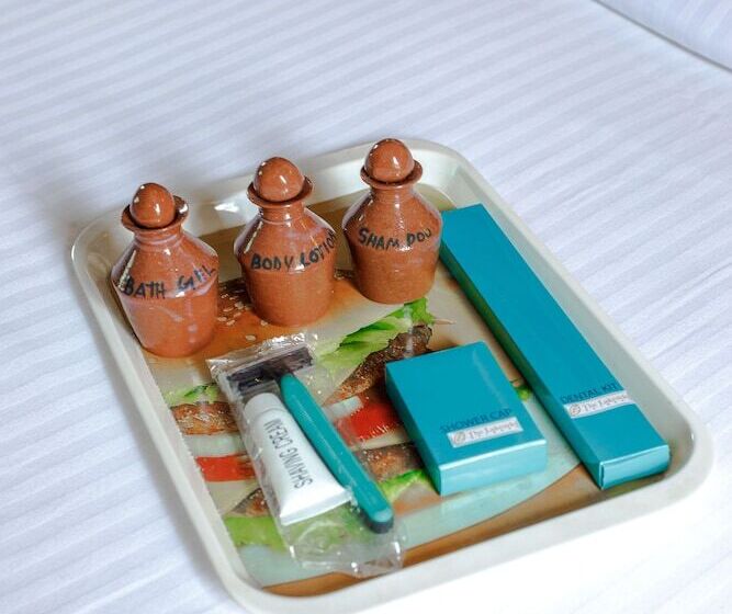 هتل The Lakeside Retreat By Ime Hospitality Pvt Ltd