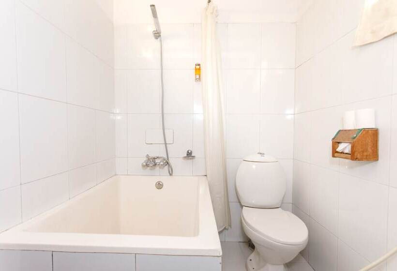 هتل The Lakeside Retreat By Ime Hospitality Pvt Ltd