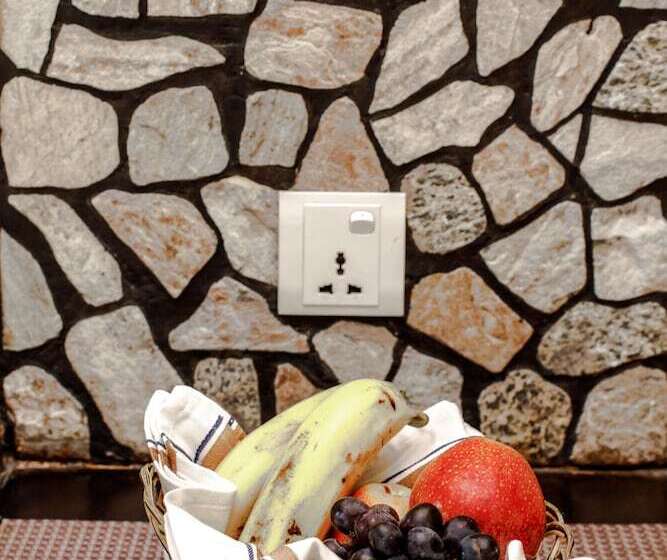 هتل The Lakeside Retreat By Ime Hospitality Pvt Ltd