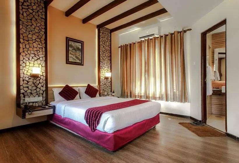 هتل The Lakeside Retreat By Ime Hospitality Pvt Ltd