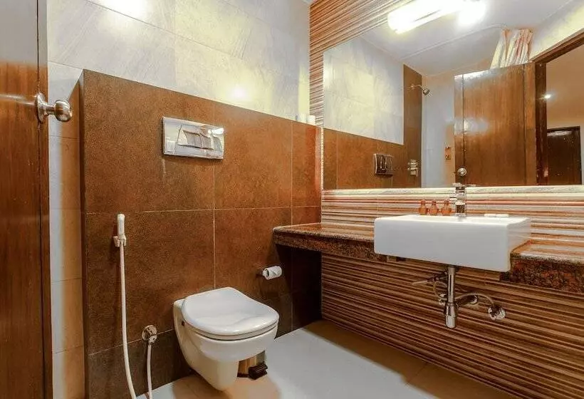 هتل The Lakeside Retreat By Ime Hospitality Pvt Ltd