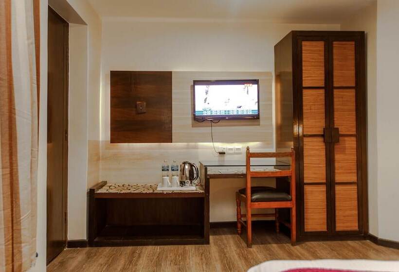 هتل The Lakeside Retreat By Ime Hospitality Pvt Ltd