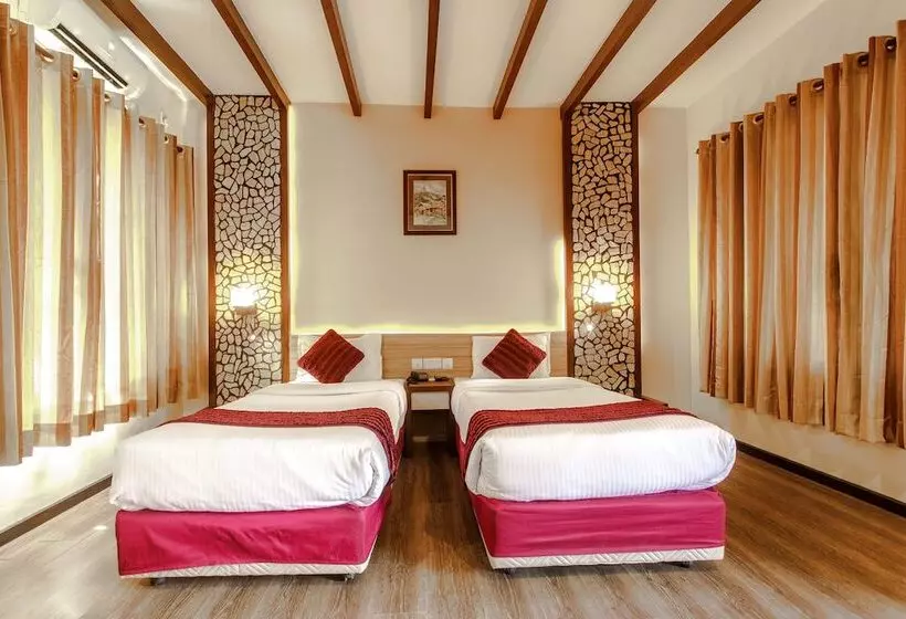 هتل The Lakeside Retreat By Ime Hospitality Pvt Ltd